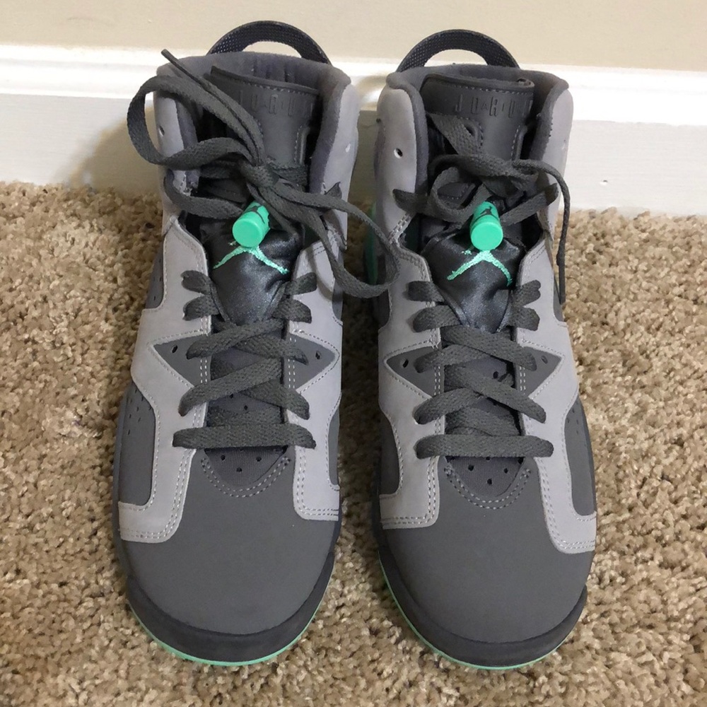 Air Jordan 6 Shoes (Women’s size 6)